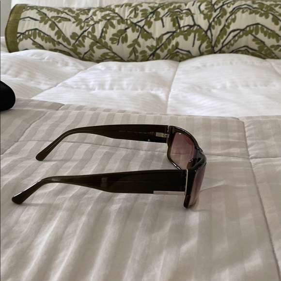 Prada sunglass, brown-grey"dated" not worn w/scrip - Picture 5 of 5